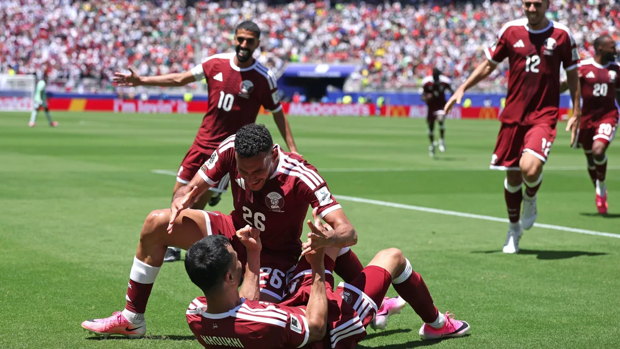ما هي القنوات الناقلة لمباراة قطر وكندا في كأس العالم؟
